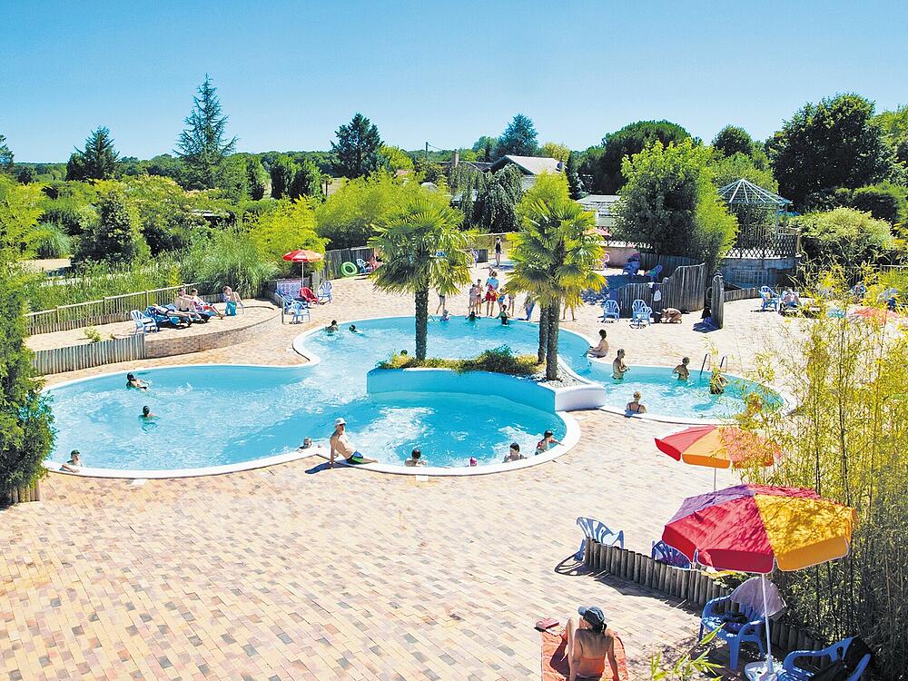 Camping Castel Camping Les Bois du Bardelet GIEN Centro 10