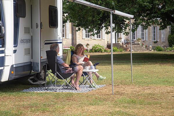 Camping con parcela para autocaravana