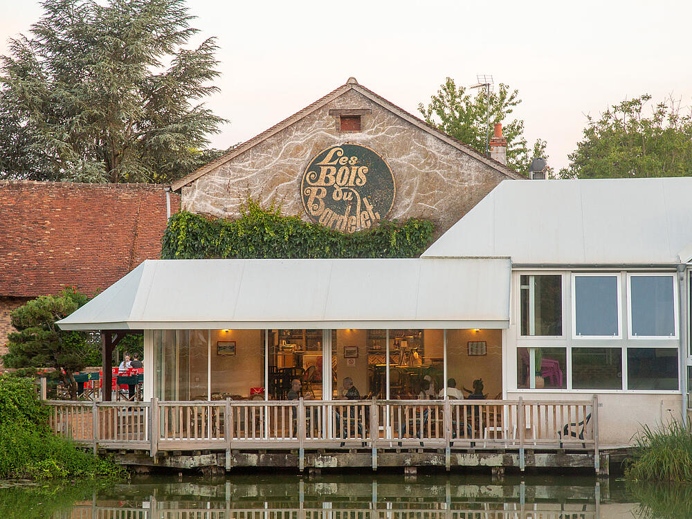 Camping Castel Camping Les Bois du Bardelet GIEN Centro 9